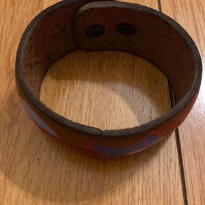 Unisex hand made brown leather bracelet all around 9 inches